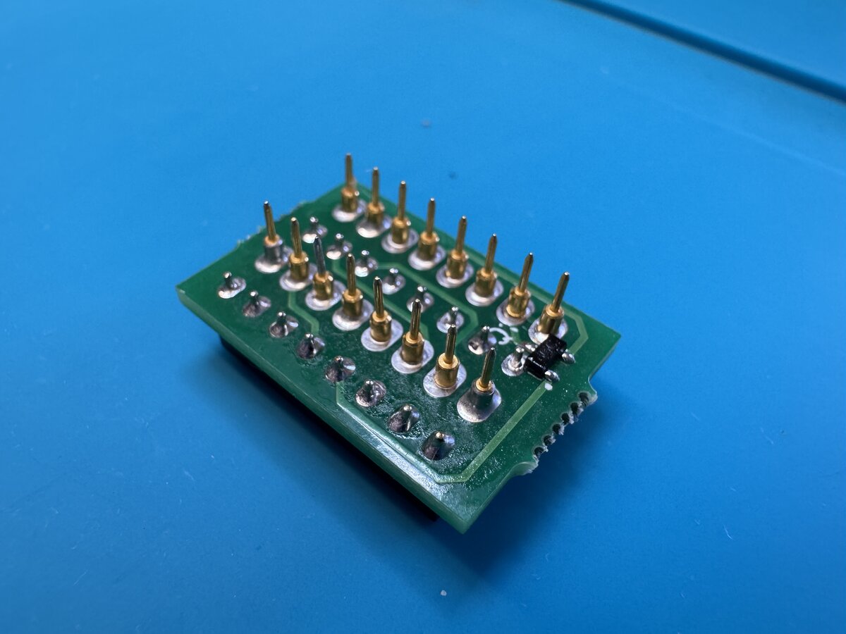 The mini keyboard adapter's bottom