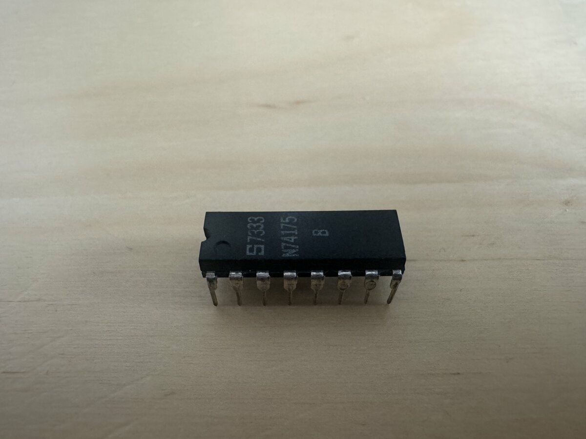 The failed 74175