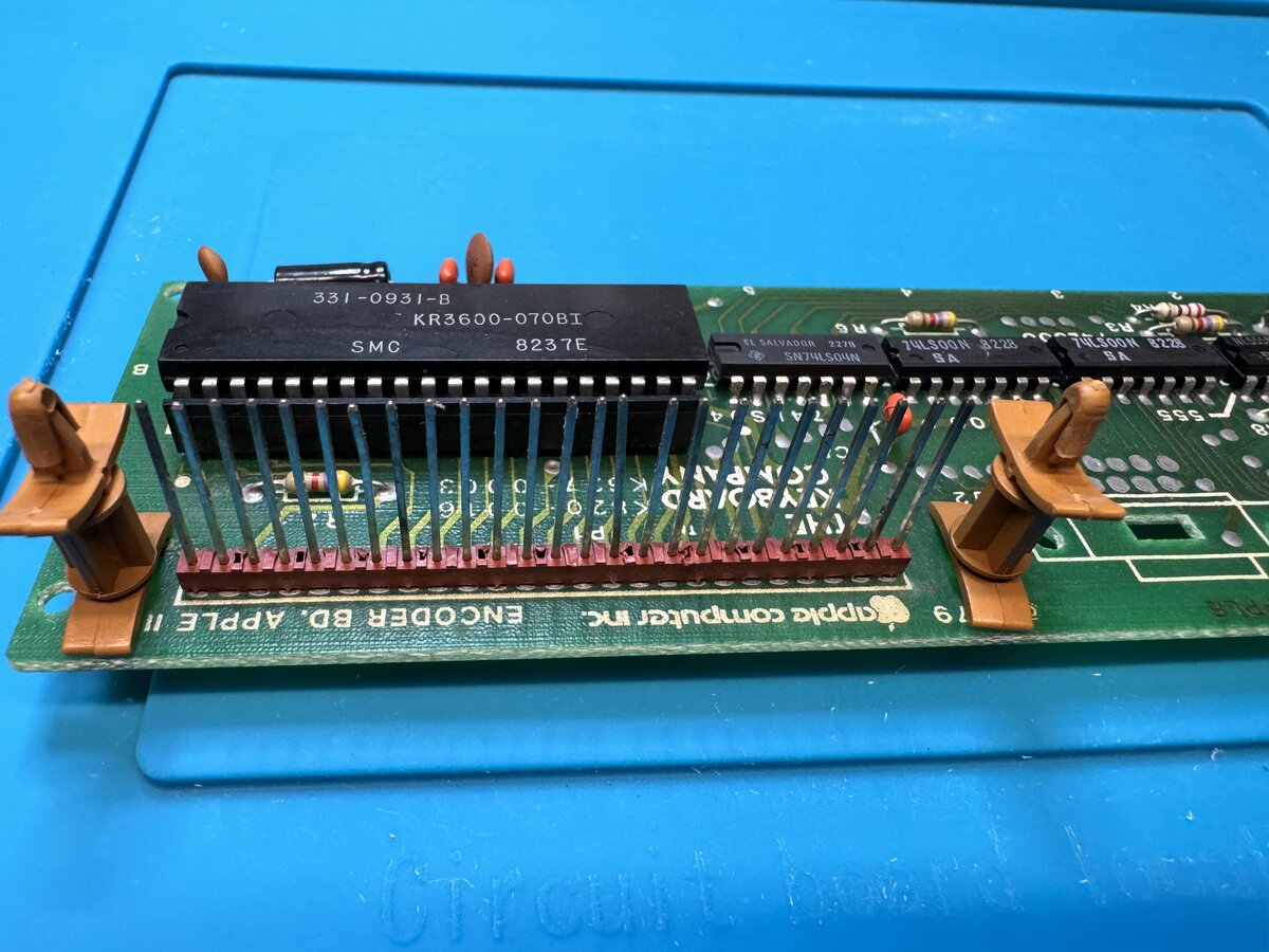 Apple II keyboard connector