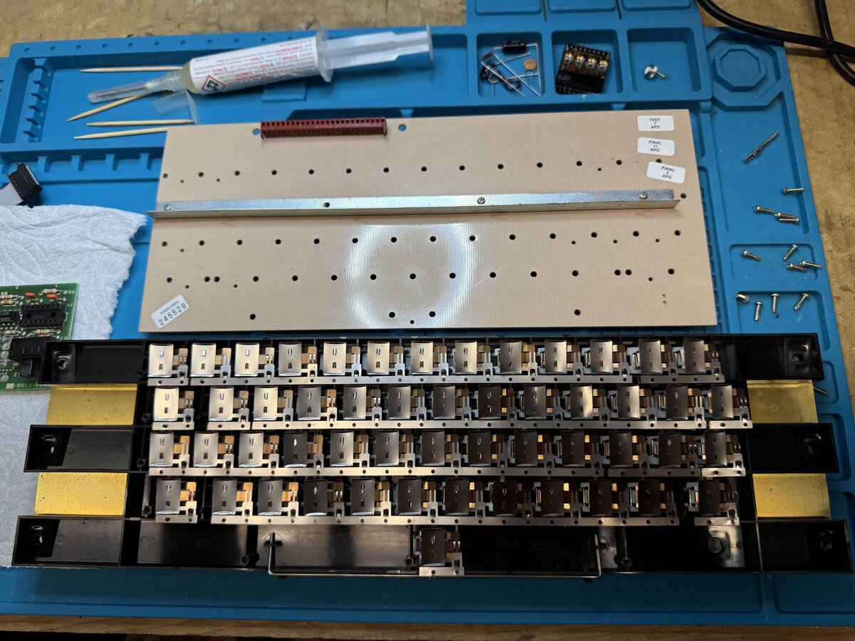 Apple II keyboard contacts