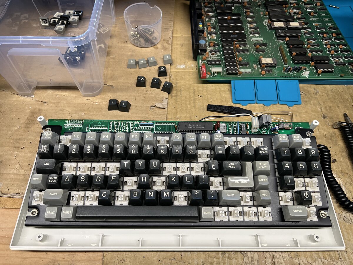 Putting back the keytops