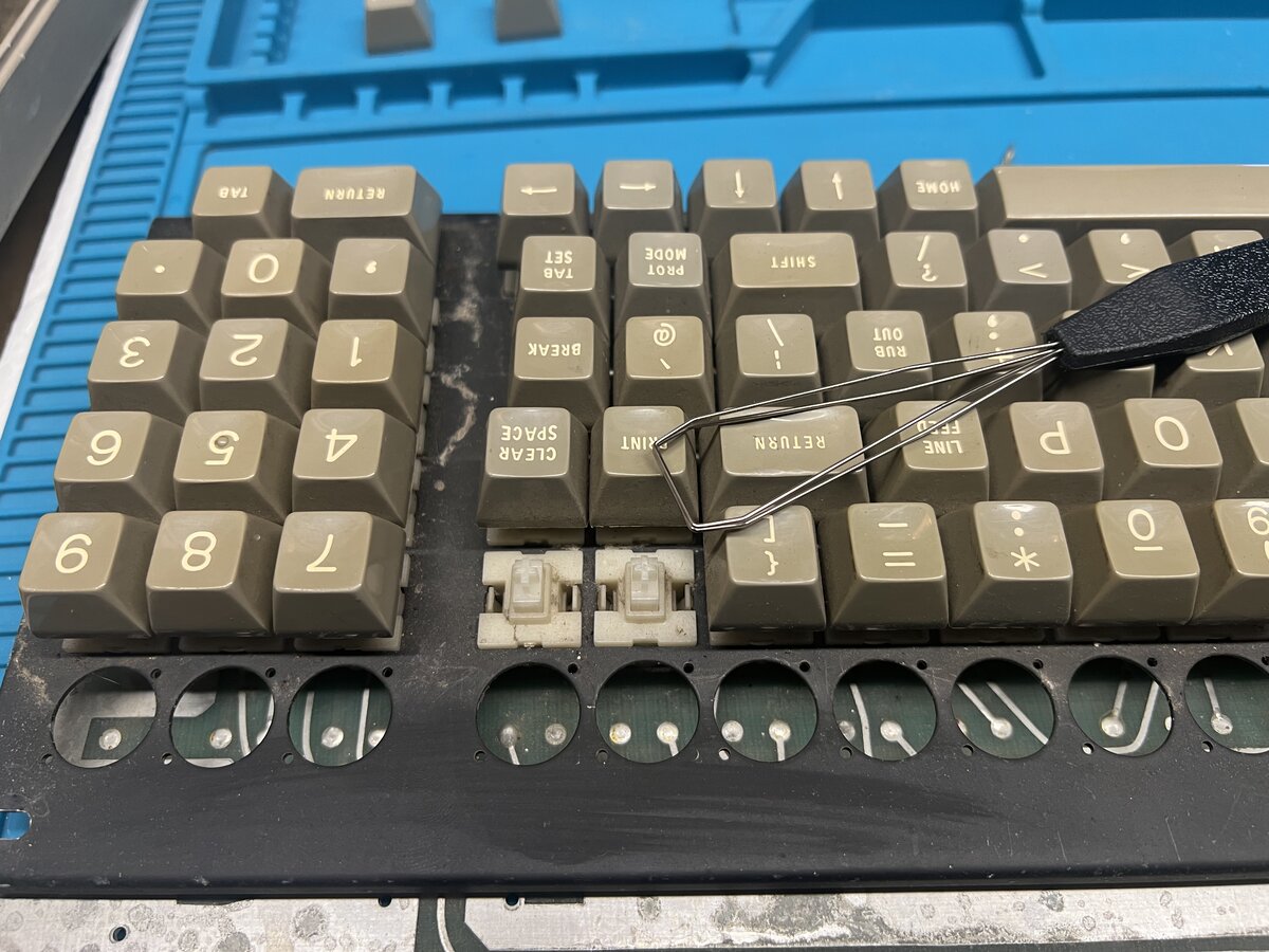 Trying keycap removal